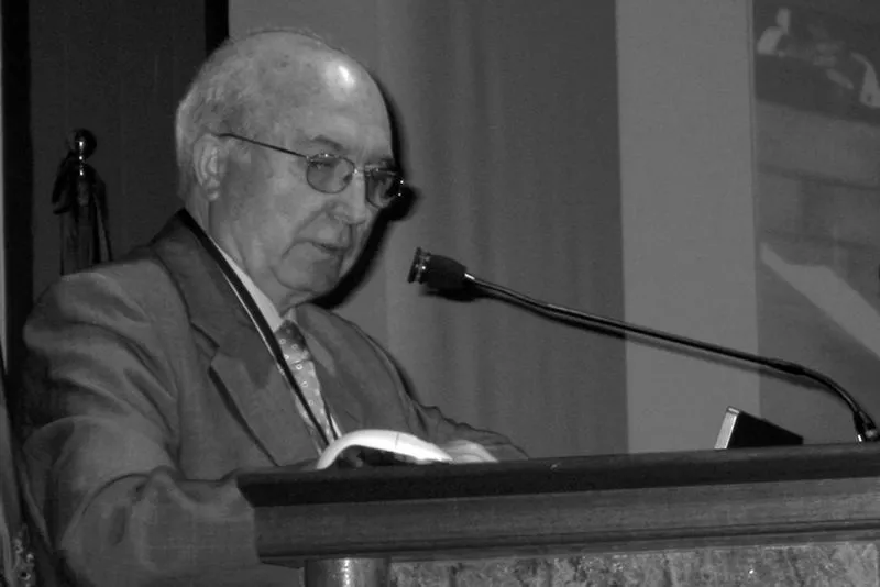 Dr. Manuel Crespo Hernández