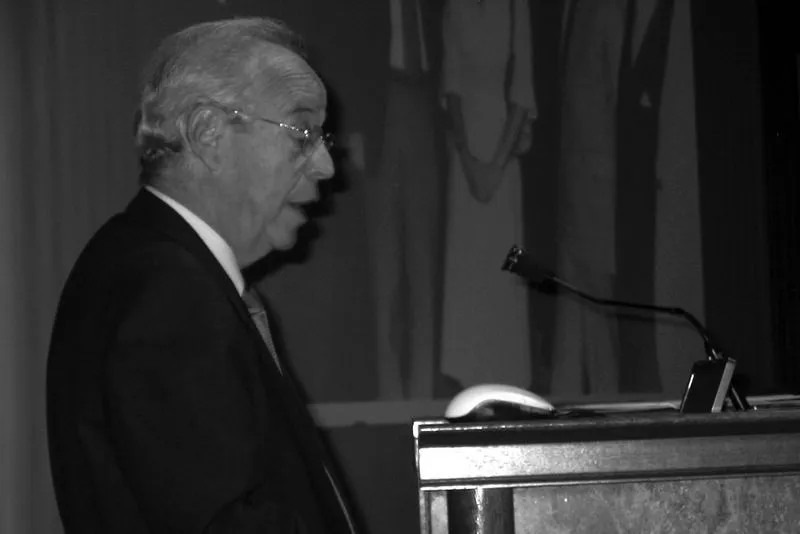 Dr. Valentín Salazar Alonso-Villalobos