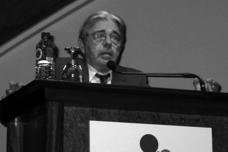 Dr. Miguel García Fuentes